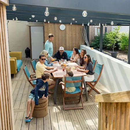 Ted Surf House-2