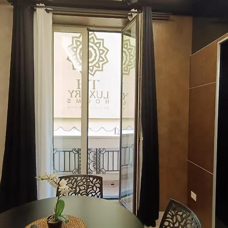 Th Luxury Rooms & Apartment-3