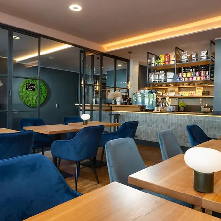 Waveboard Hotel & Boardinghouse-3