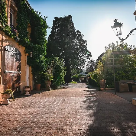 Hotel Des Dauphins-2