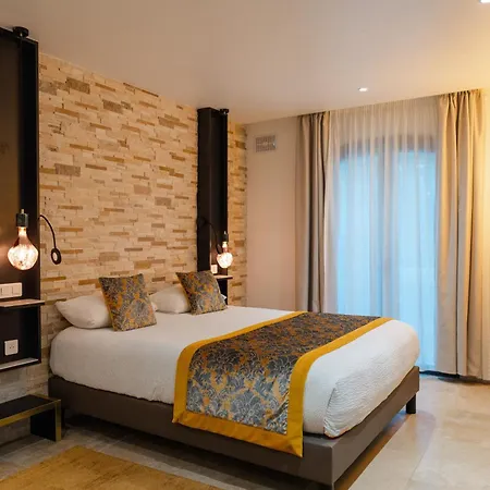Le Confidentiel Hôtel-3