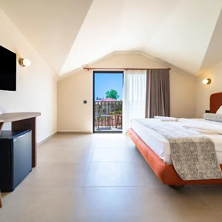 Magic Tulip Beach Hotel-3