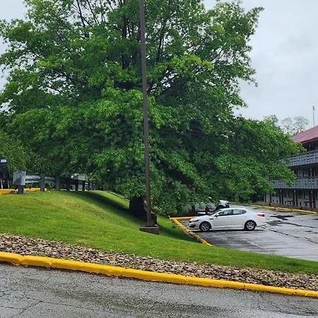 Red Roof Inn Plus+ Pittsburgh East - Monroeville-2