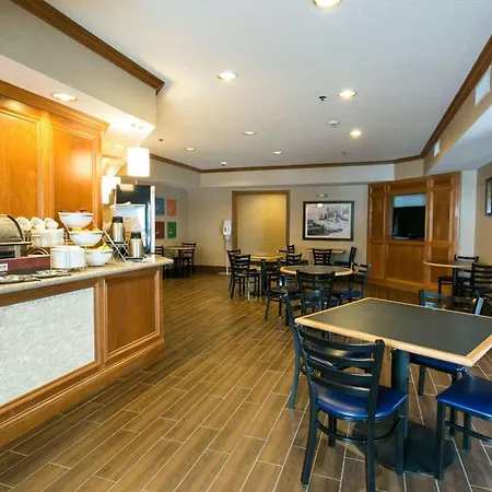 Comfort Suites Benton Harbor - St Joseph-3