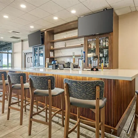 Hampton Inn Virginia Beach Oceanfront North-3