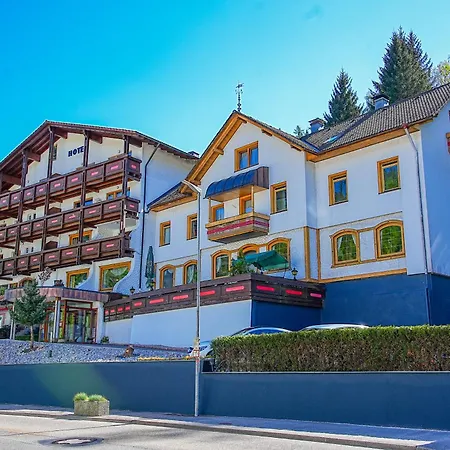 Holzschuh Schwarzwaldhotel-2