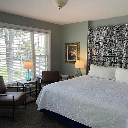 Cedar Court Inn-3