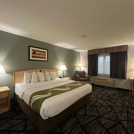 Quality Inn & Suites Loveland-3
