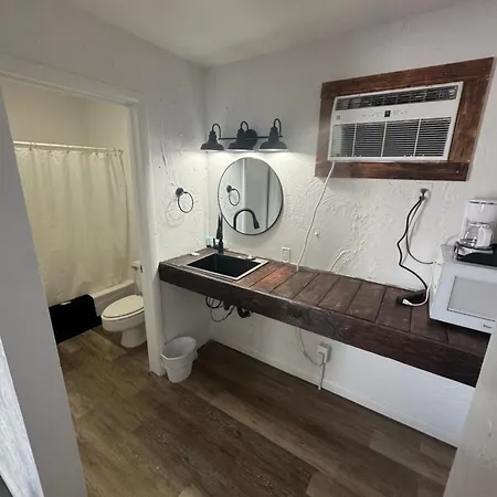 Holiday Lodge-2
