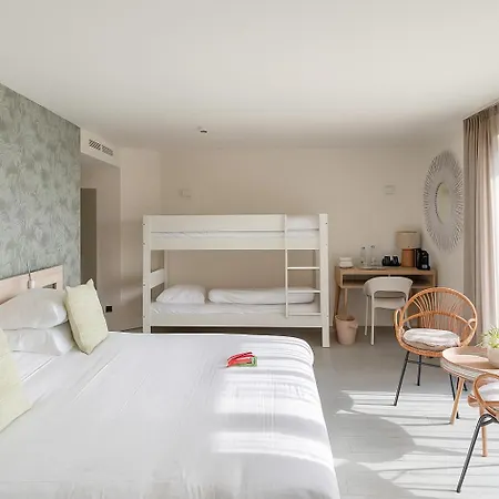 Beach Hotel Helios By Cw Hotel Collection-2
