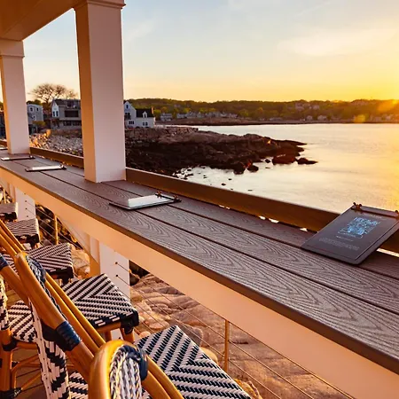 Bearskin Neck Motor Lodge-3