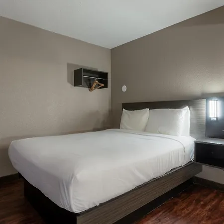 Studio 6 Limon, Co I 70-2