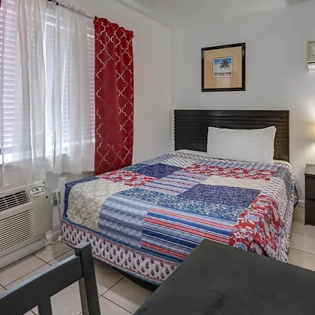 Green Seas Motel-2