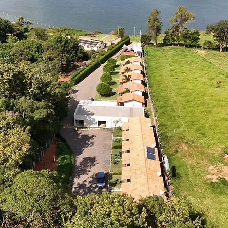 Pousada Vila do Lago - Vista Incrível, Café da Manhã e Passeio de Caiaque-3
