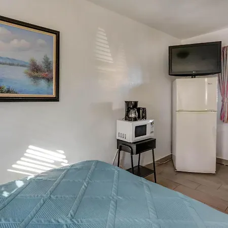 Richard'S Motel Extended Stay-3