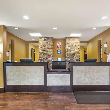 Best Western Plus University Park Inn & Suites-3