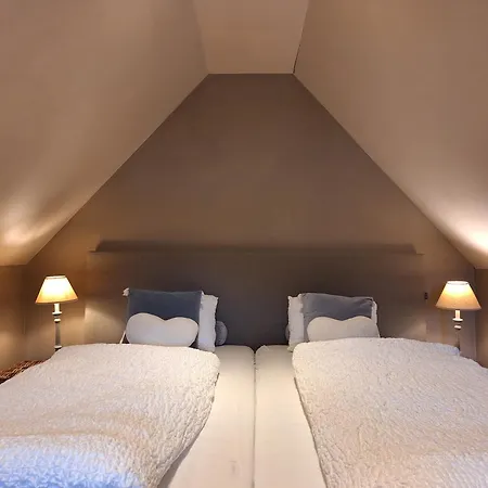 Casa-Cosi, Tourist & Business Suites & Flats With Reserved Parking And Private Terraces In Shared Garden With Seasonal Pool Included, Private Sauna Available-2