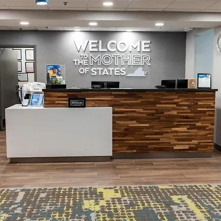 Hampton Inn & Suites Leesburg-2