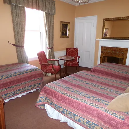 Averon Guest House-3