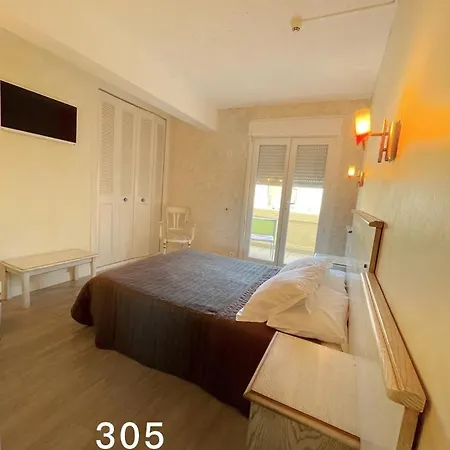 Hotel De La Plage-2