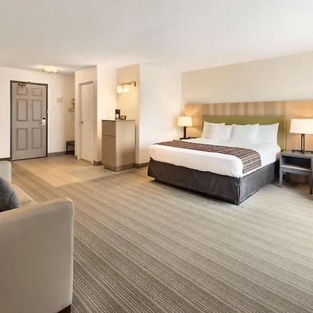 Country Inn & Suites By Radisson, Chippewa Falls, Wi-3