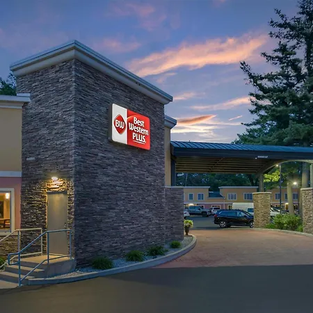 Best Western Plus Traverse City-3