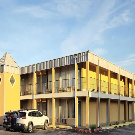 Castle Inn & Suites By Oyo Lawton-2