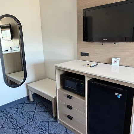 Baymont By Wyndham Columbia, Mo-3