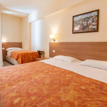 Hotel Majorca Sul Mare In Centro A Riccione Con Area Fitness-3