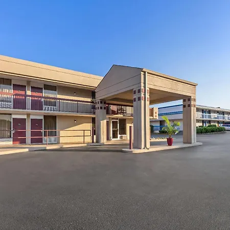 Super 8 By Wyndham Commerce-2