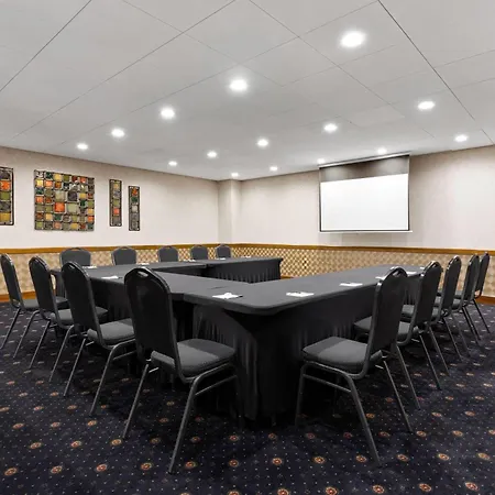 Wyndham Riverfront Hotel-3