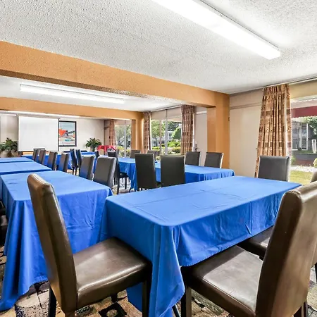 Howard Johnson By Wyndham Albany-3