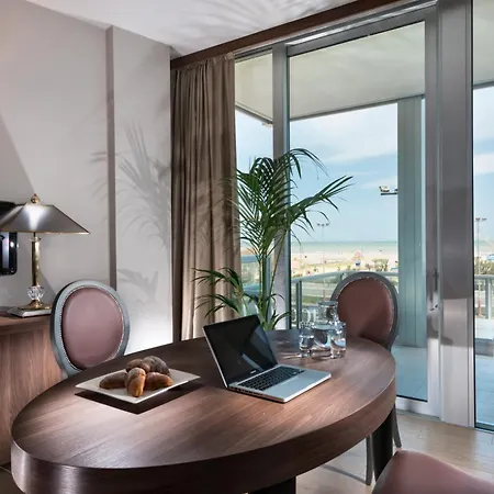 Waldorf Suite Hotel-2