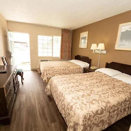 Budget Inn Snyder-3