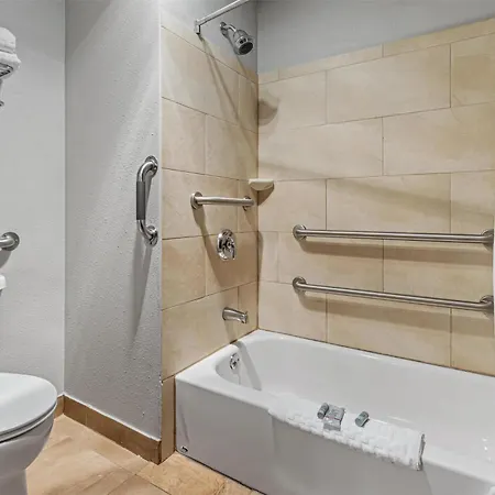 Best Western Ambassador Inn & Suites-3