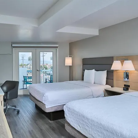 Hampton Inn & Suites Hermosa Beach-3