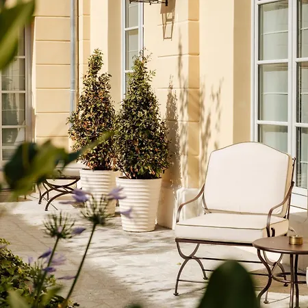 Hotel Les Lumieres - Relais & Chateaux-2
