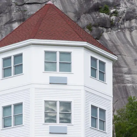White Mountain Hotel And Resort-3