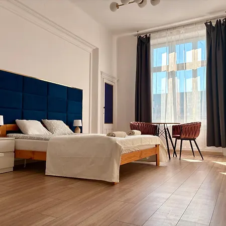 Roller Aparthotel-3
