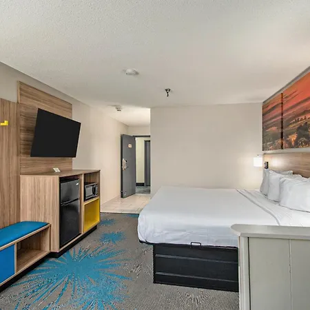 Days Inn & Suites By Wyndham Mt Pleasant-3