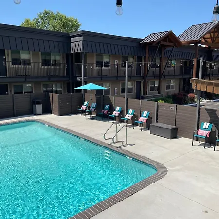 The Hotel Y, A Dazzler Select By Wyndham-3