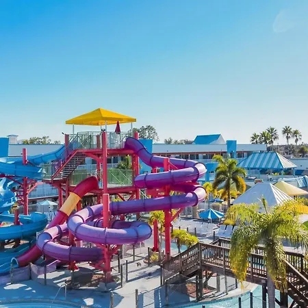 Ramada By Wyndham Flamingo Water Park-2
