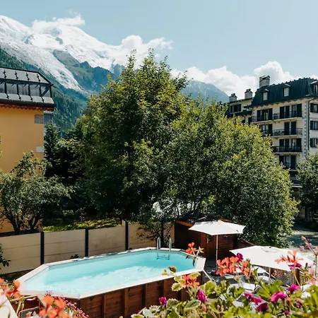 Les Gourmets - Chalet Hotel-3