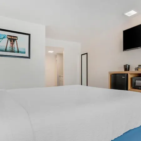 Chateau Beachfront Hotel, A By The Sea Resort-2