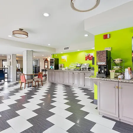 Quality Inn Edmund Pettus Bridge Area-3