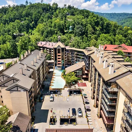 Gatlinburg Town Square-3