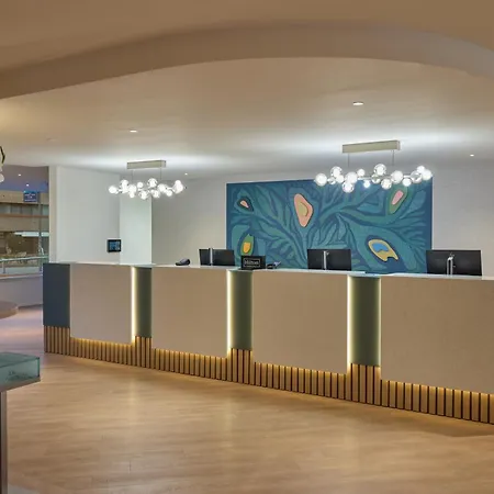 Doubletree By Hilton Rotterdam Centre-3