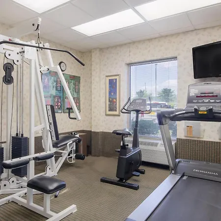 Mainstay Suites Roanoke Airport-3