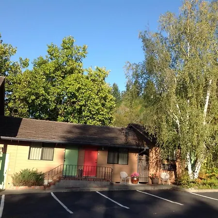Humboldt Redwoods Inn-2