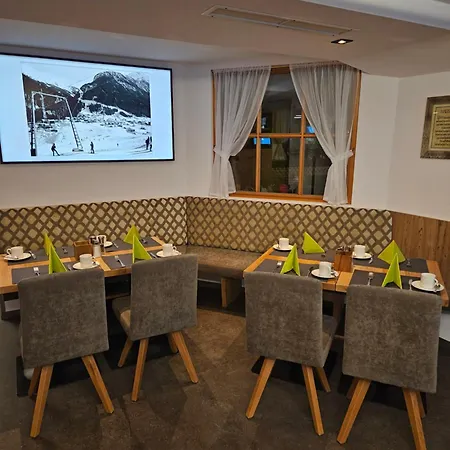 Hotel Garni Valülla-3